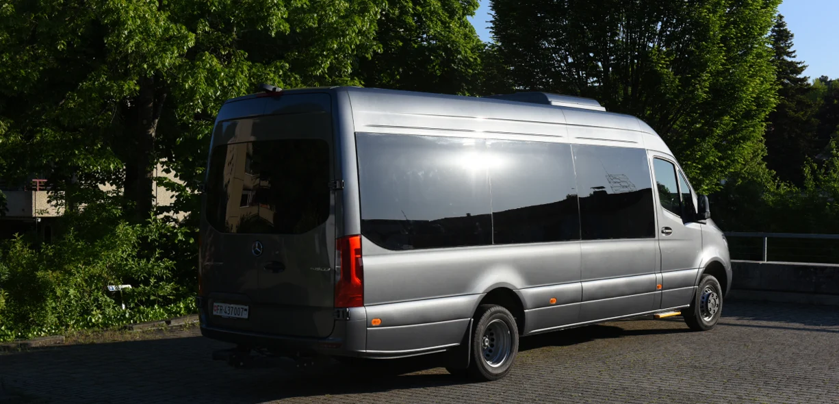 19-Seat Mercedes-Benz Sprinter 4
