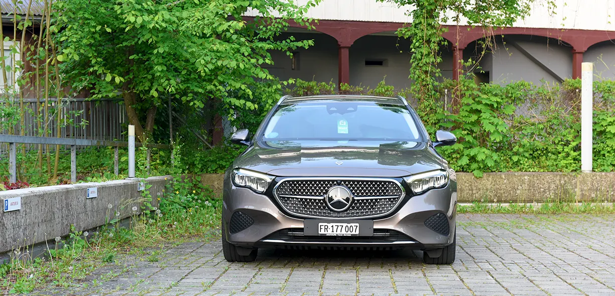 Mercedes-Benz E Class 1