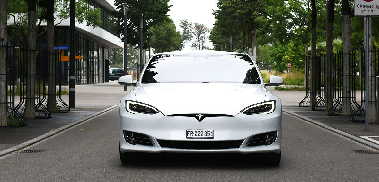 Tesla Model S Dual Motor 2