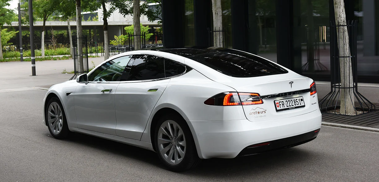 Tesla Model S Dual Motor 3