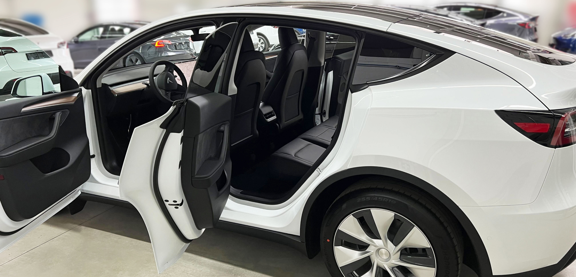 Tesla Model Y Dual Motor 2