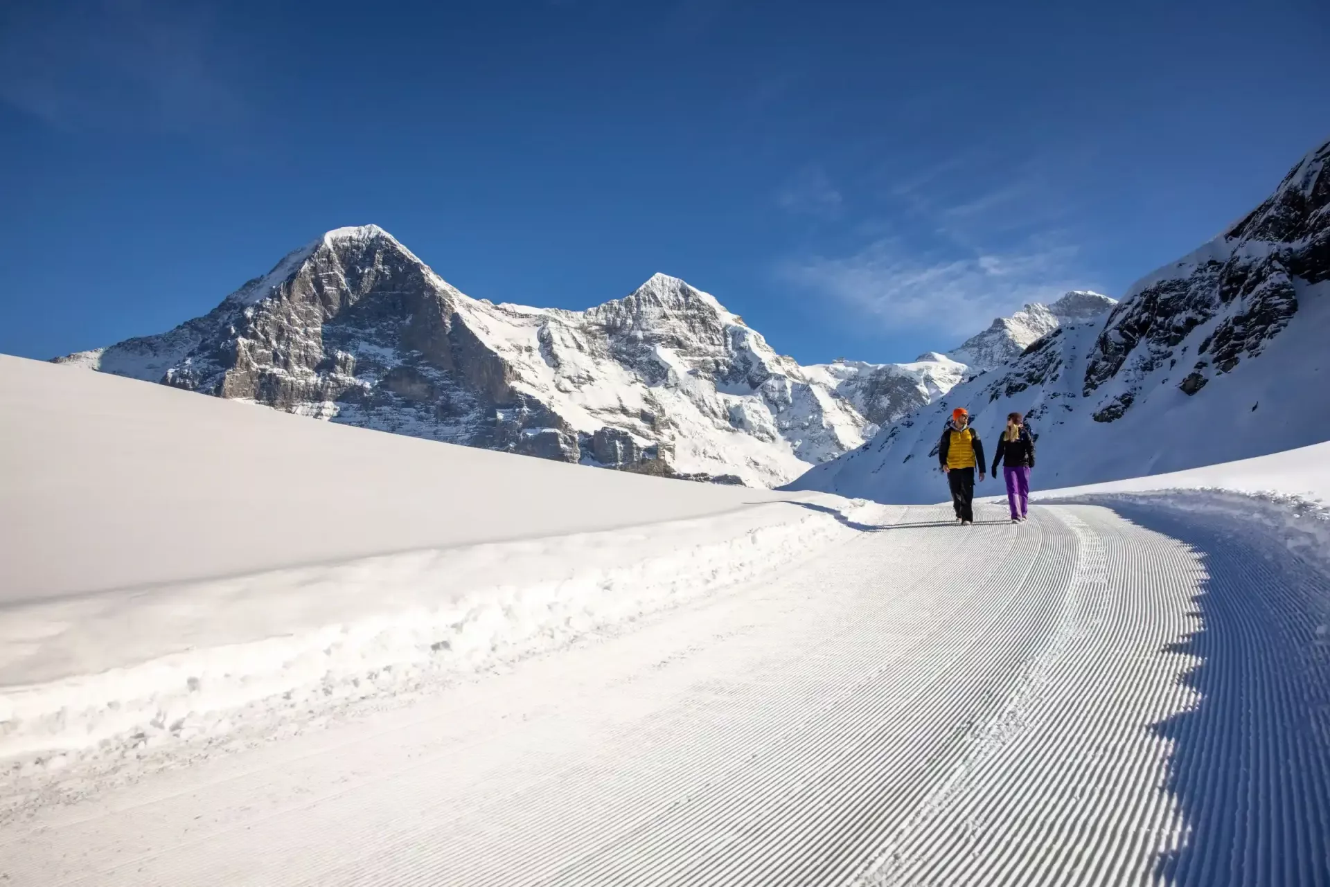 winter-hiking-eiger-moench-jungfrau