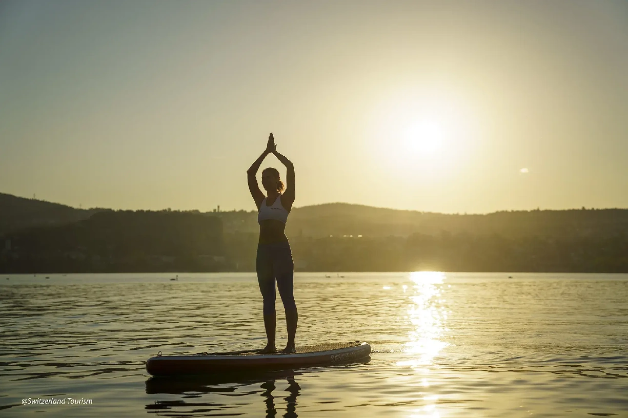 Lake zuerich standup paddle yoga