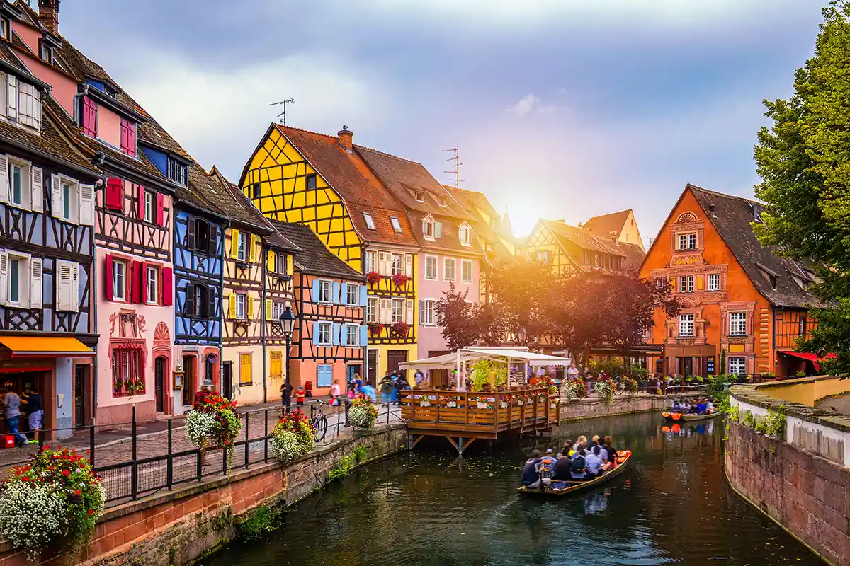 colorful-buildings-in-colmar-france